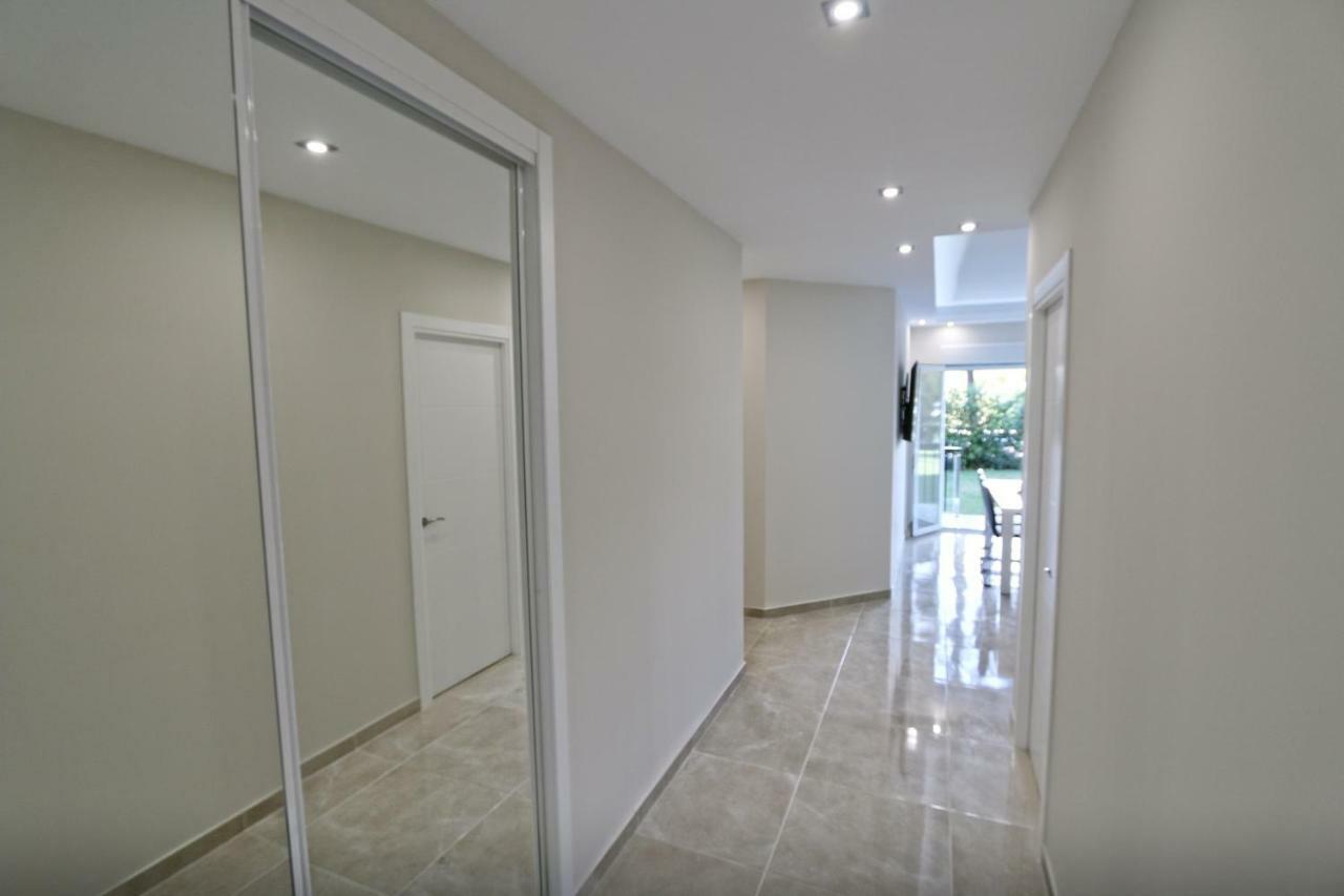 Beachfront Luxury Apartment, Puerto Banus, Marbella Exterior photo