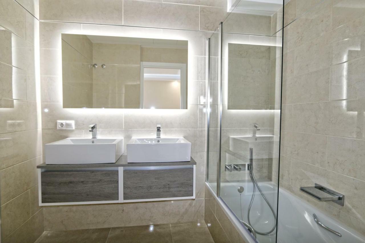 Beachfront Luxury Apartment, Puerto Banus, Marbella Exterior photo